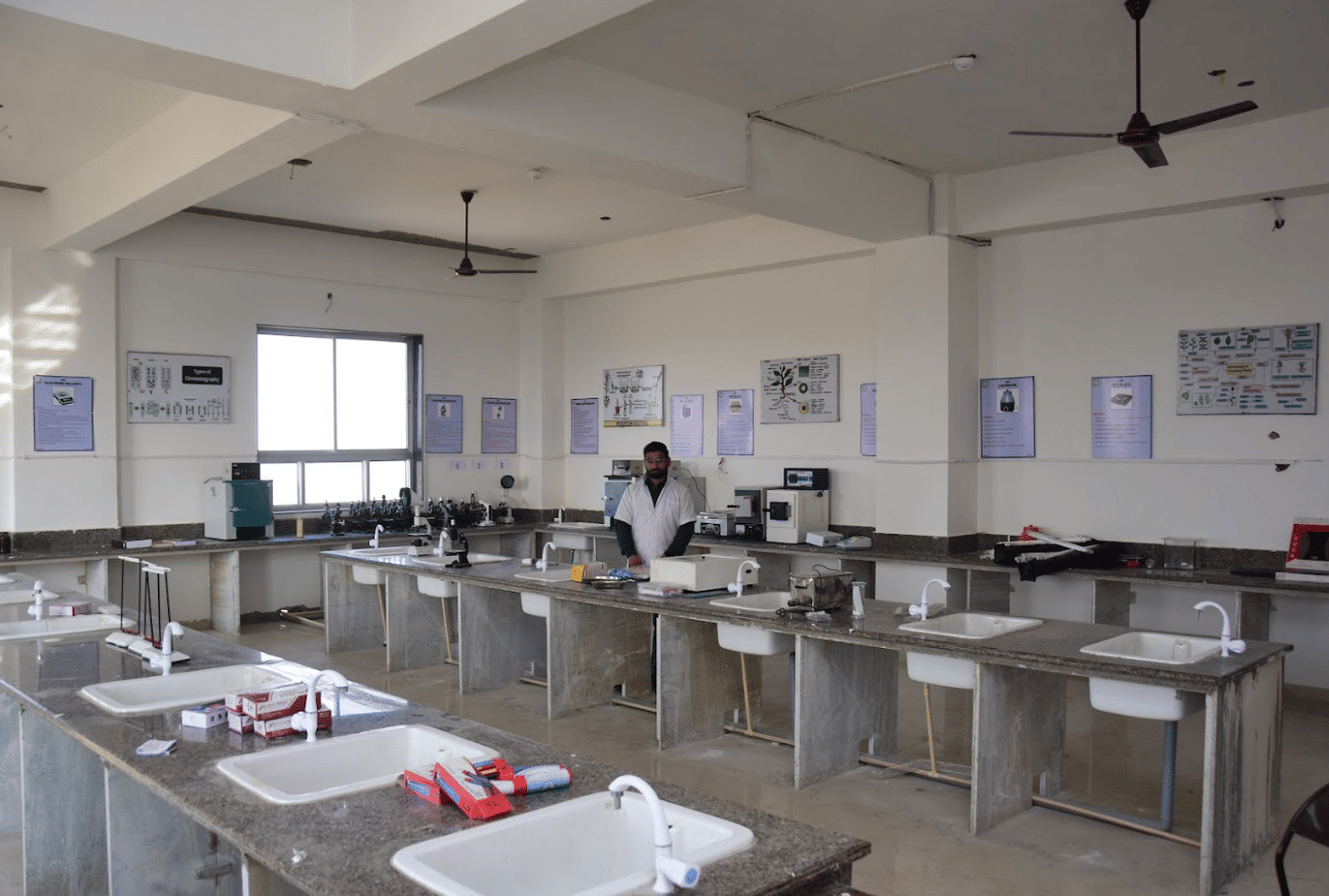 Biyani Institute of Pharmaceutical Sciences Jaipur Pharmacy Lab photo 15